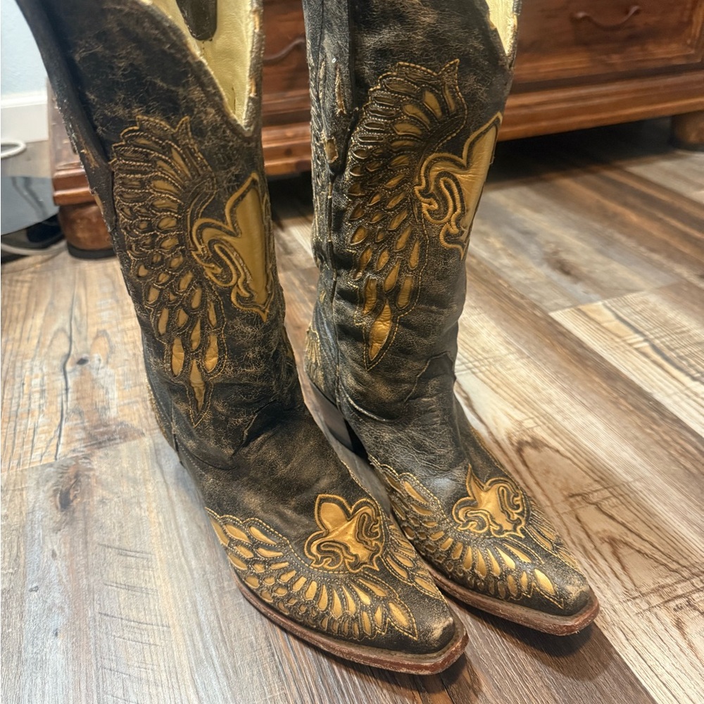 Corral Brownish Black distressed looking Cowboy Boots with Gold Fleur De Lis